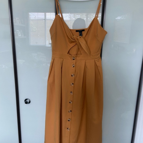 Cute summer yellow dress with knot in front - Picture 2 of 5